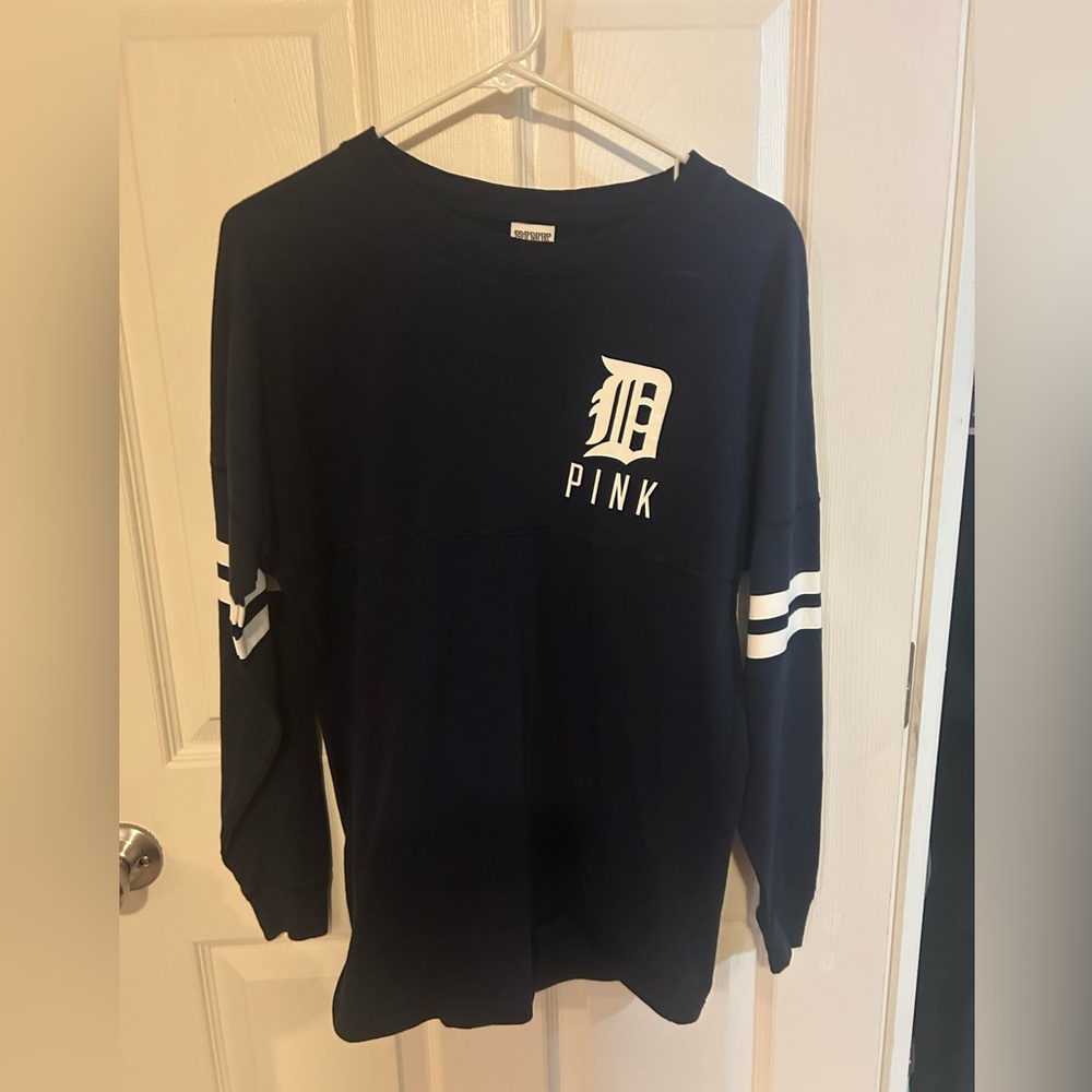 PINK Victoria's Secret PINK Detroit Tigers oversized long sleeve tee
